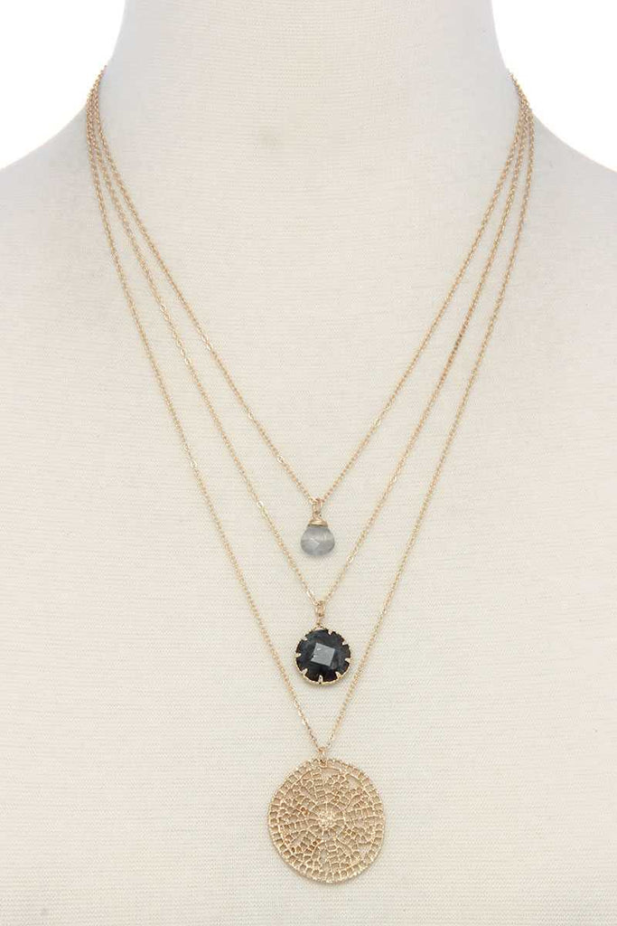 Multi layered short necklace