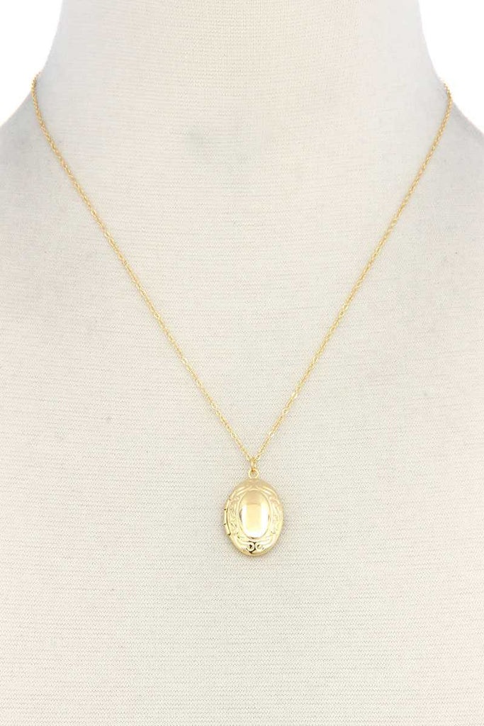 Filigree Oval Shape Locket Metal Necklace